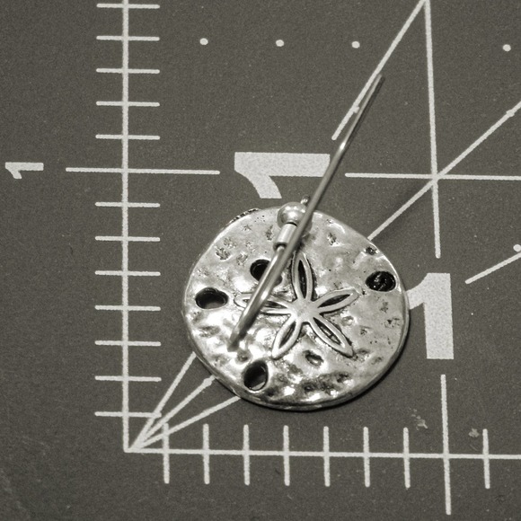 Sand Dollar Earrings 3046 - Picture 3 of 3